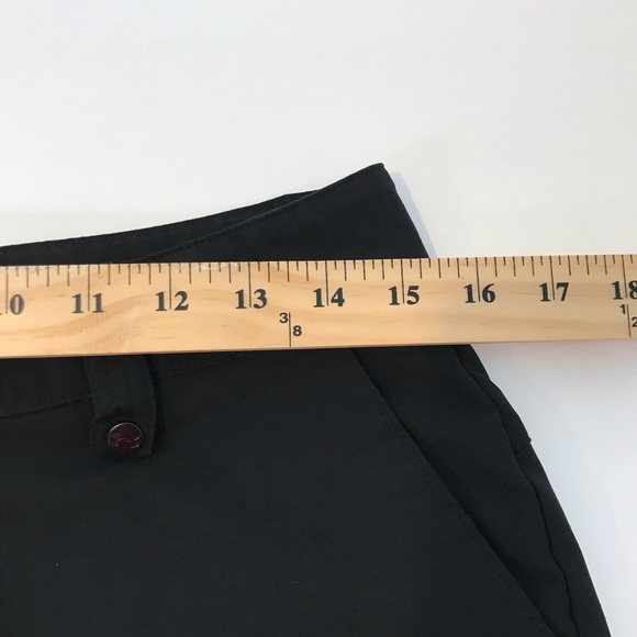 Under Armour Dress Crops - Picture 7 of 7